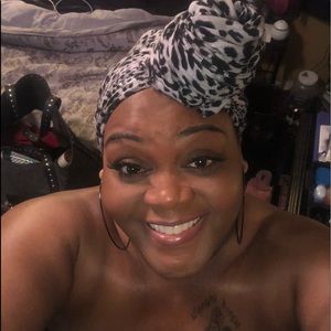 Meet your Posher, Crystal